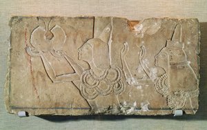 Stele met Ay (1352-48 v.Chr.) en zijn vrouw Teye, die het goud van beloning ontvangen, als teken van de waardering van Achnaton, uit de grafkapel van Ay in Tell el-Amarna, Nieuwe Rijk